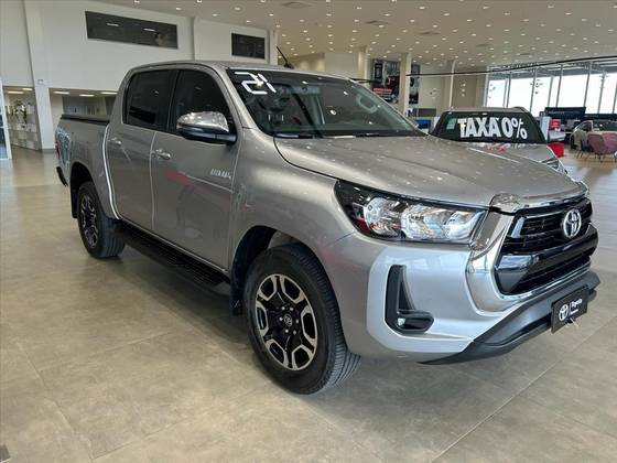 TOYOTA HILUX 2.8 D-4D TURBO DIESEL CD SRV 4X4 AUTOMÁTICO